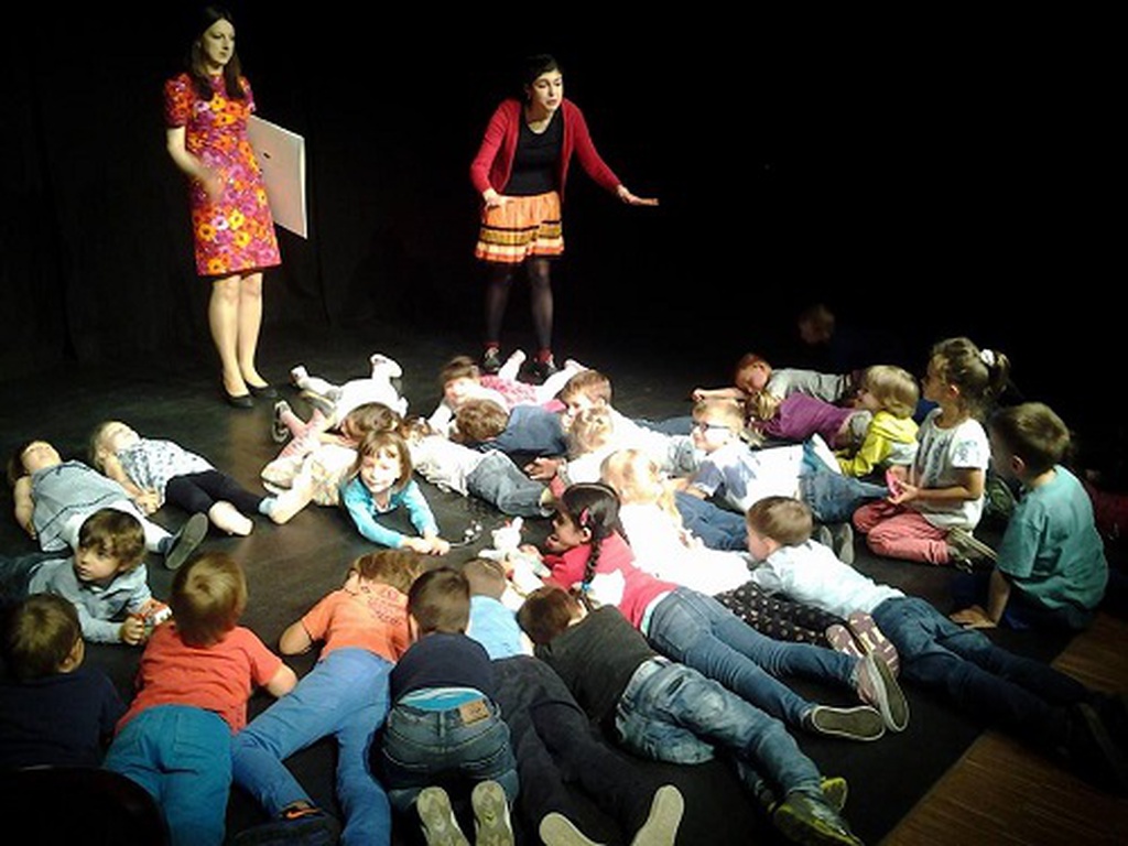 НЫЛКА И ВЫЛКА В НЕМЕЦКОМ ДЕТСКОМ САДУ