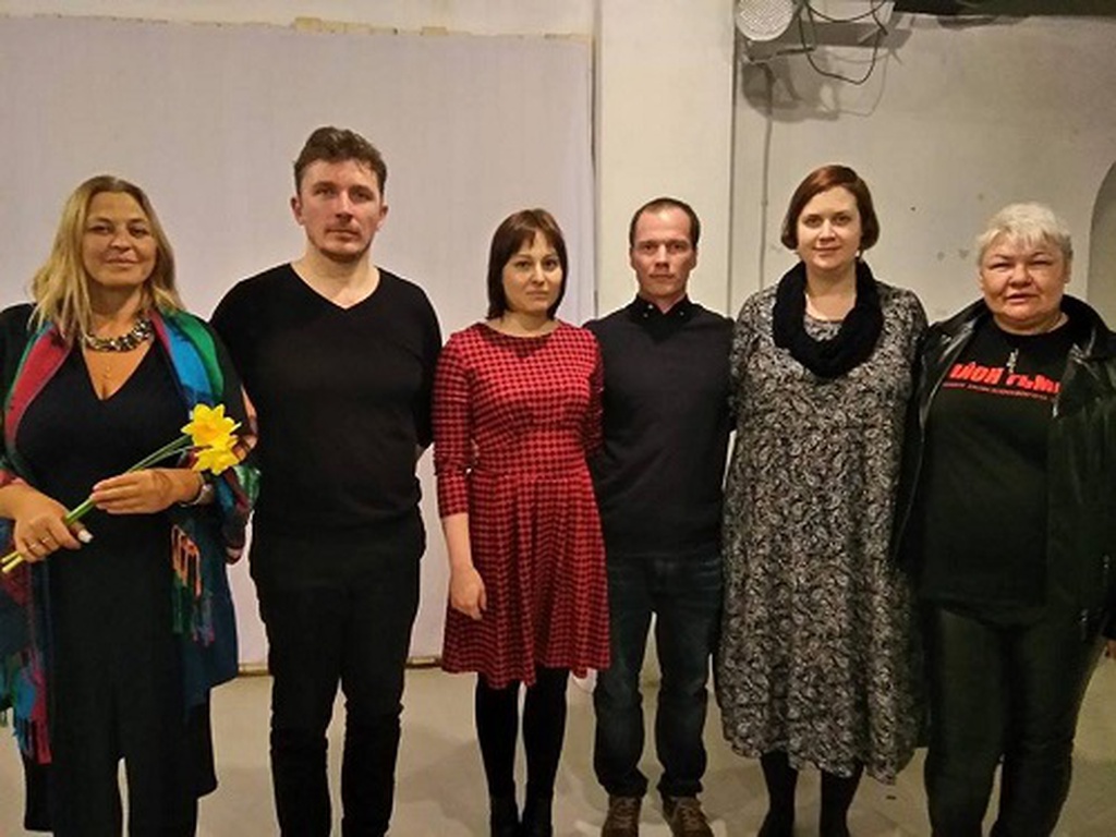 «Мы так за вас волнуемся, уезжайте отсюда к чертям собачьим»: разговор Ильдара Дадина со зрителями